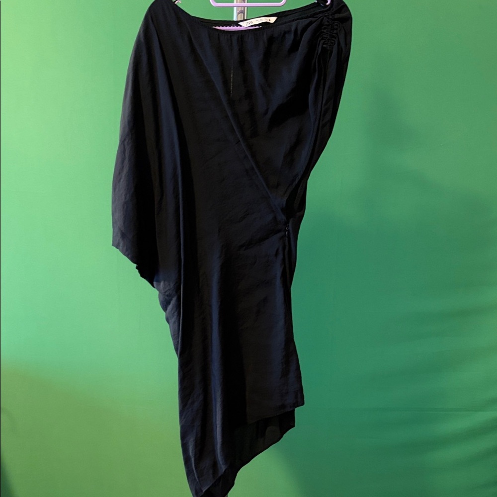 Zara Elegant Black Asymmetrical Skirt